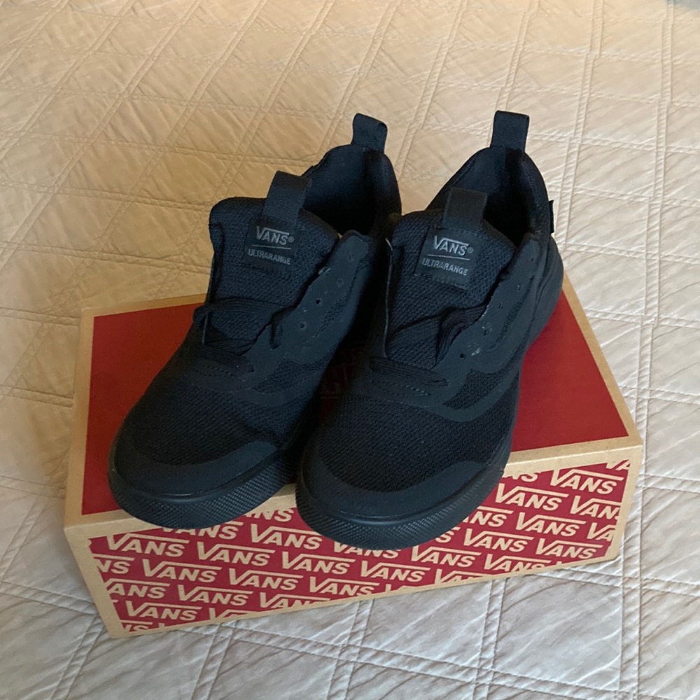 New in box!  Vans Ultrarange Rapid black shoes. US Men’s 8.5/US Women’s 10.